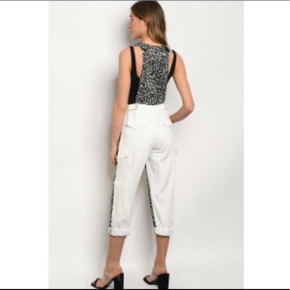 GRAY WHITE LEOPARD PRINT OVERALL - Picture 2 of 2